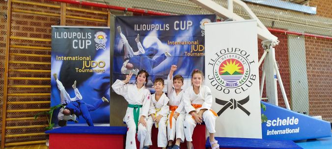 Η ομάδα τζούντο του Dojo Porto Rafti στο Ilioupolis Cup